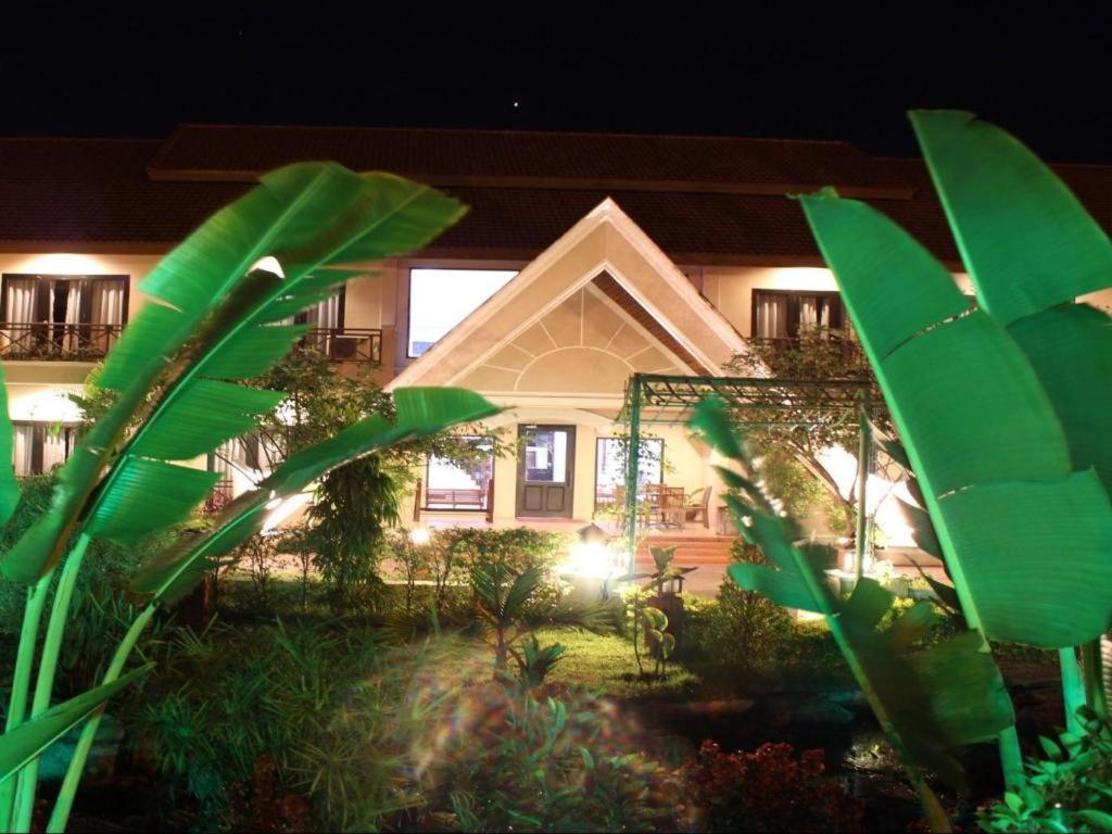 Daosavanh Resort&Spa Hotel Savannakhét Exteriör bild