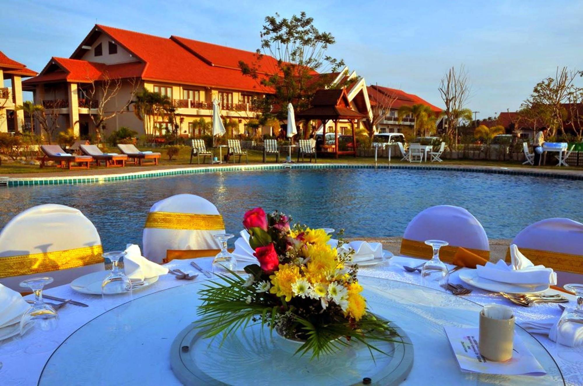 Daosavanh Resort&Spa Hotel Savannakhét Exteriör bild